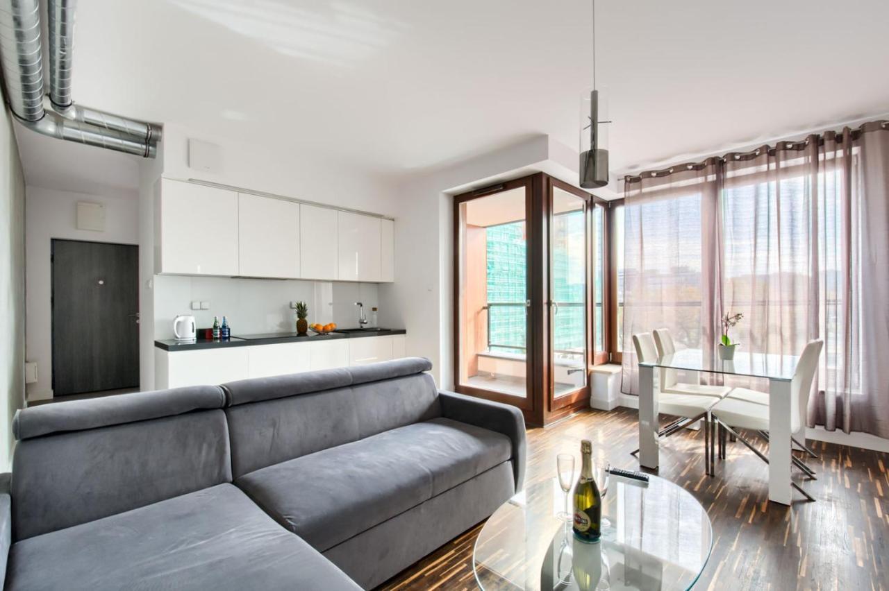 Incity Apartament *