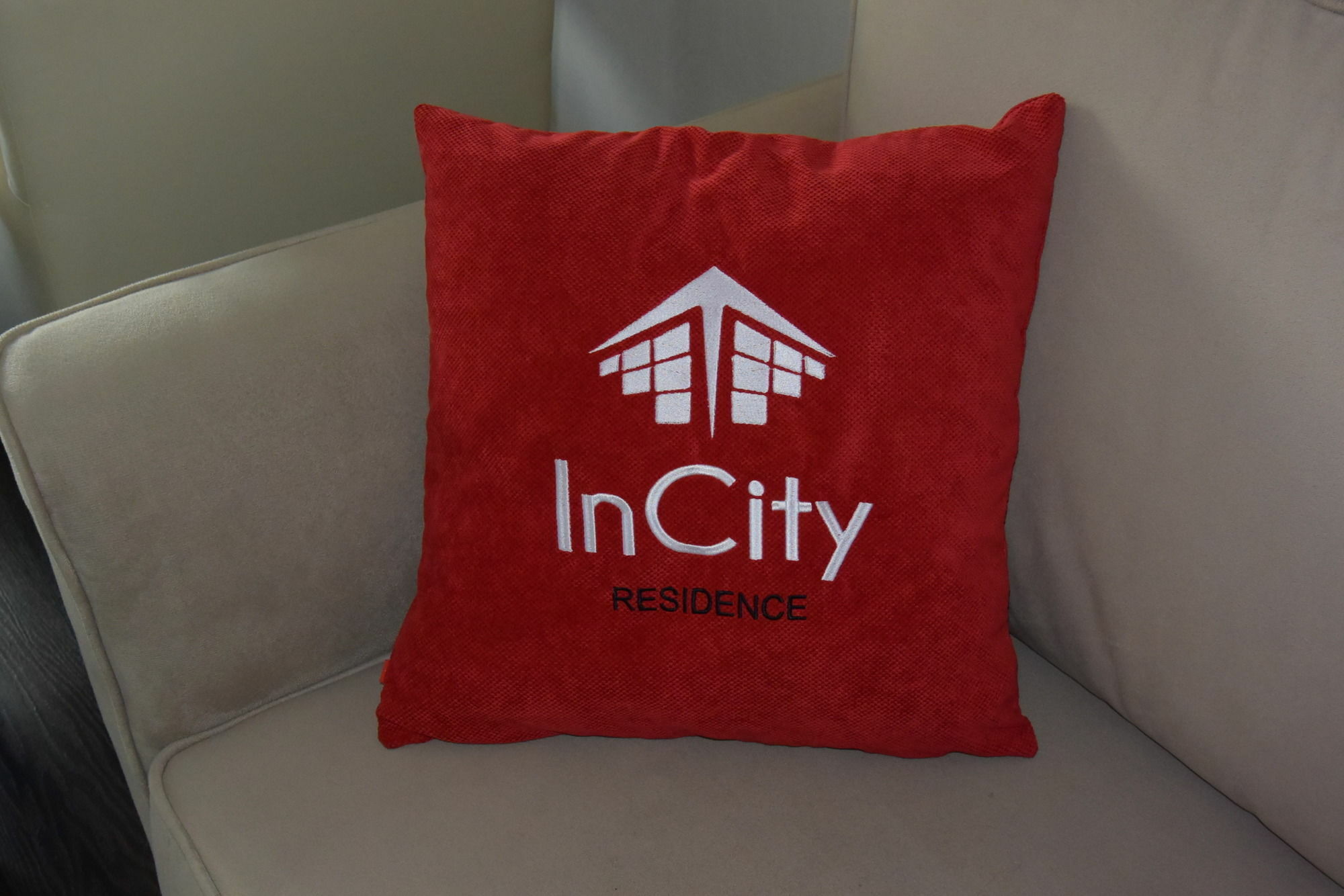 Incity Apartament *